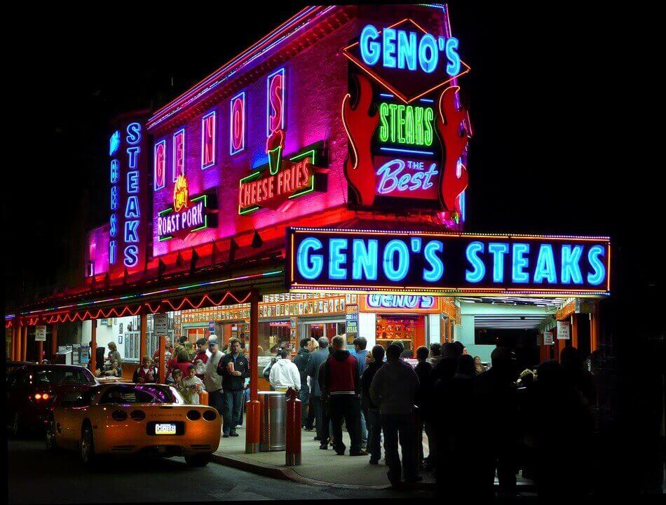 Geno's restaurant at night