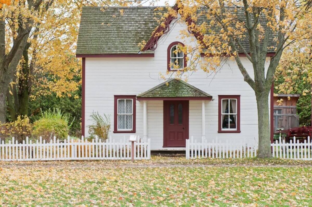 A white and red house